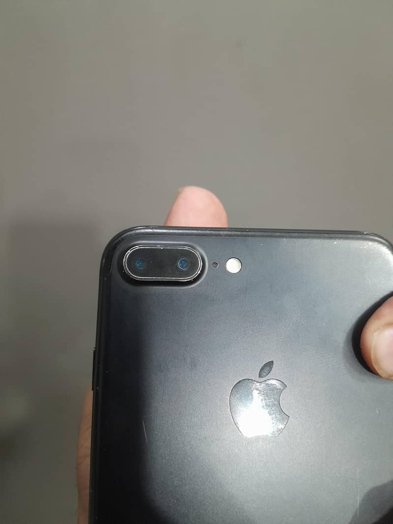 Apple iPhone 7 Plus 5