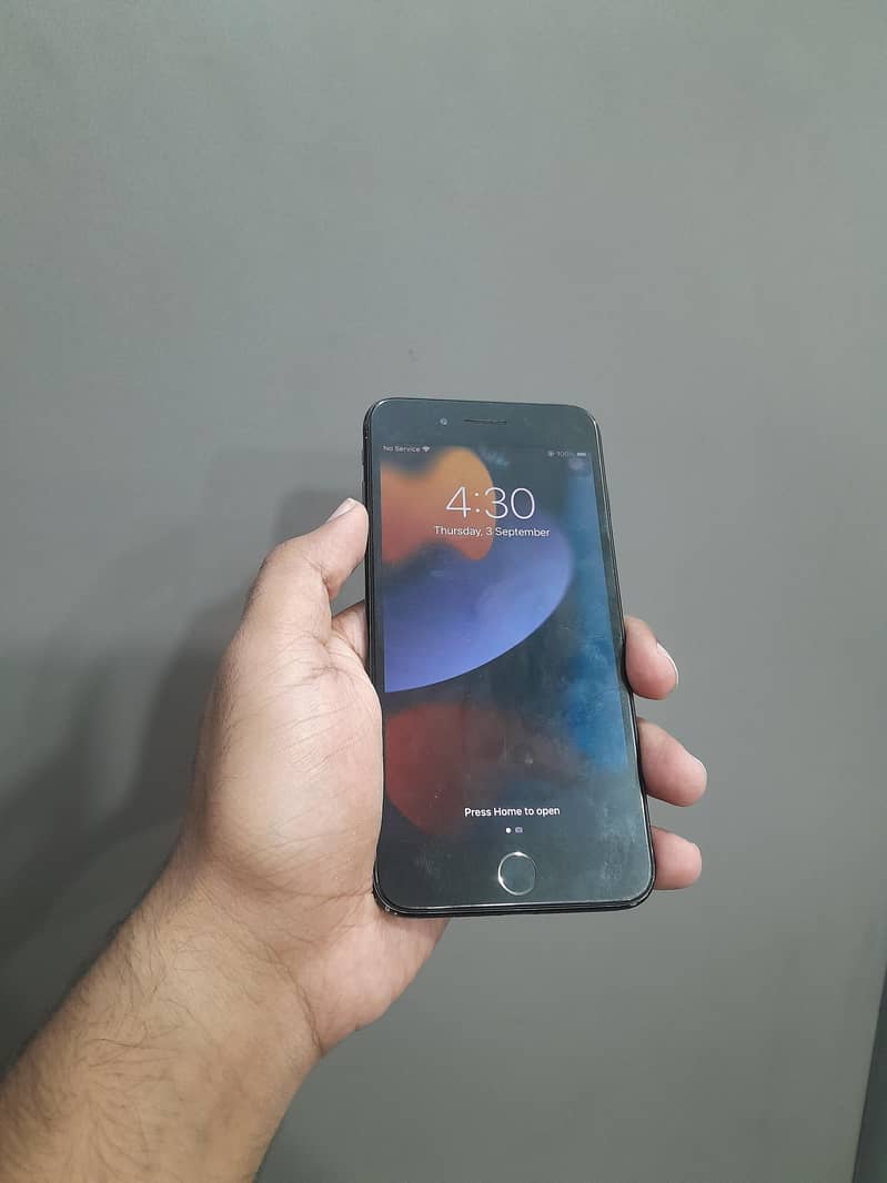 Apple iPhone 7 Plus 6