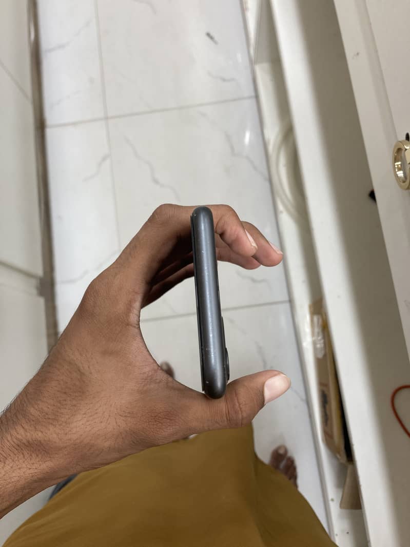 Apple iPhone 11 2