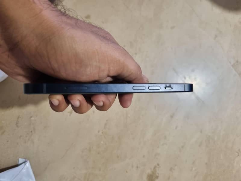 Apple iPhone 13 3