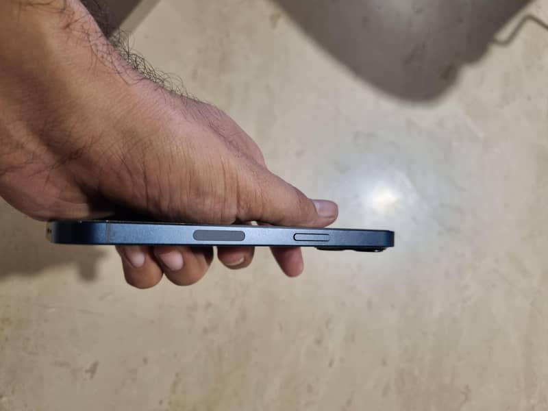 Apple iPhone 13 4