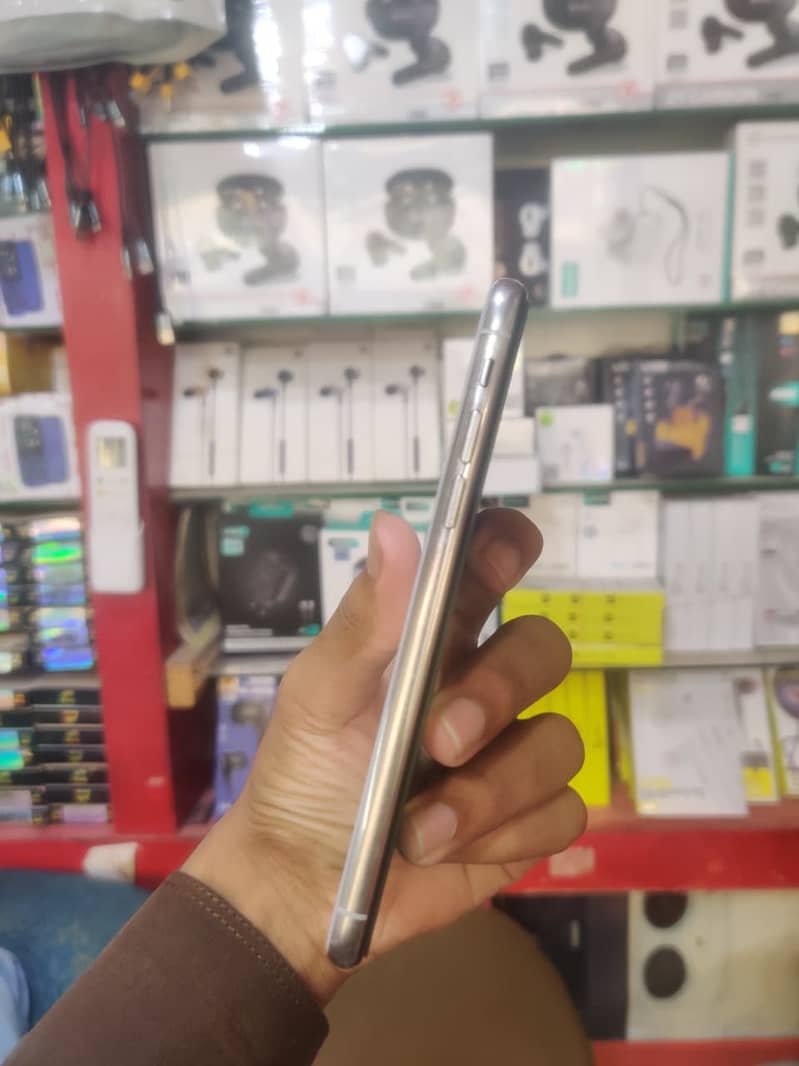 Apple iPhone X 1
