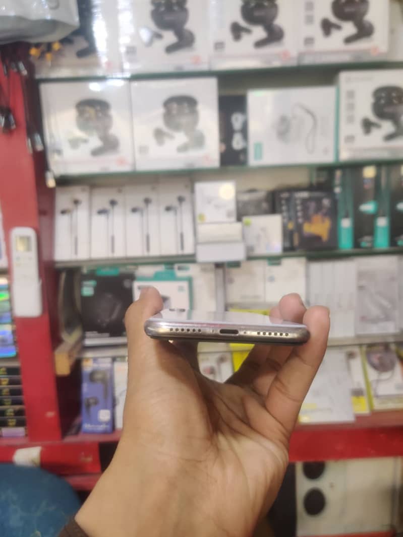 Apple iPhone X 2