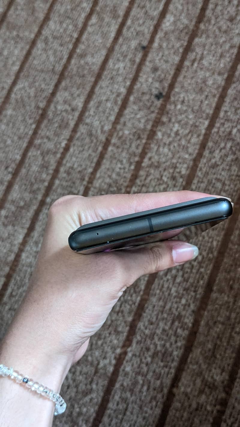 Google Pixel 7 4