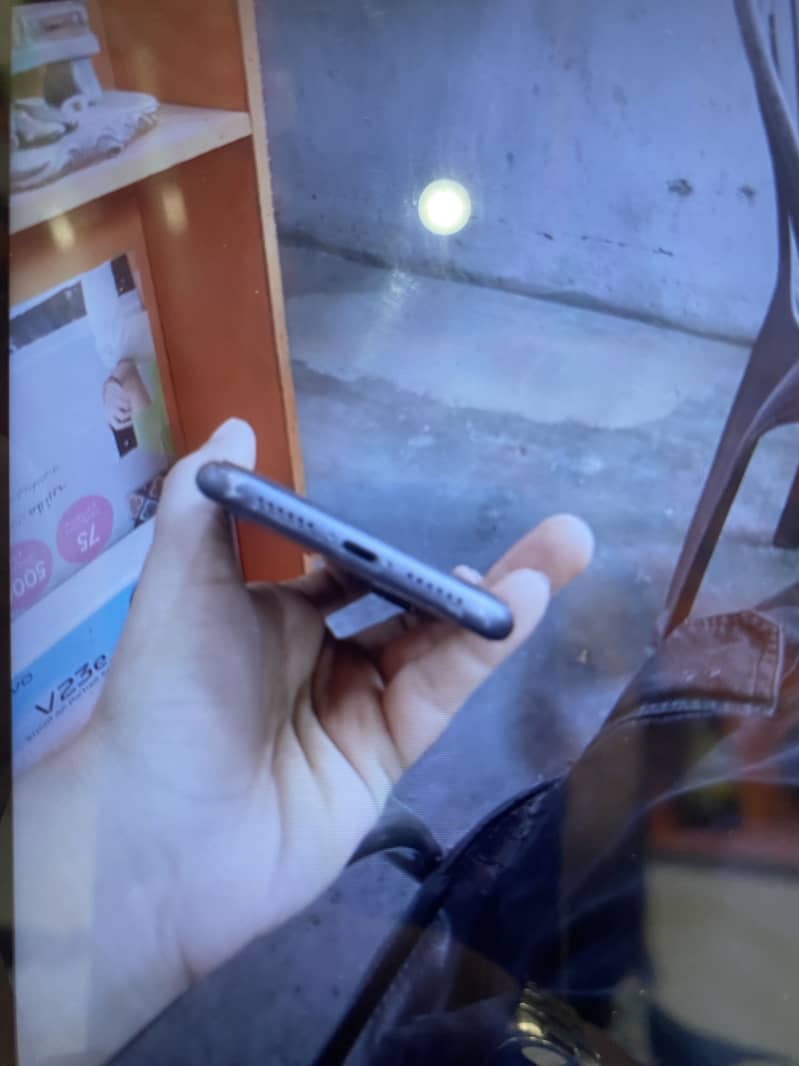 Apple iPhone 11 3