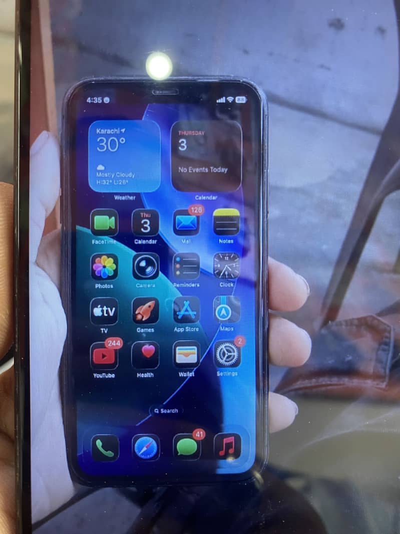 Apple iPhone 11 4