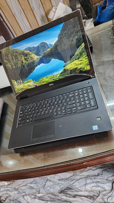 Dell precision 7730 ( i7 8th H | 16gb nivida card p5200