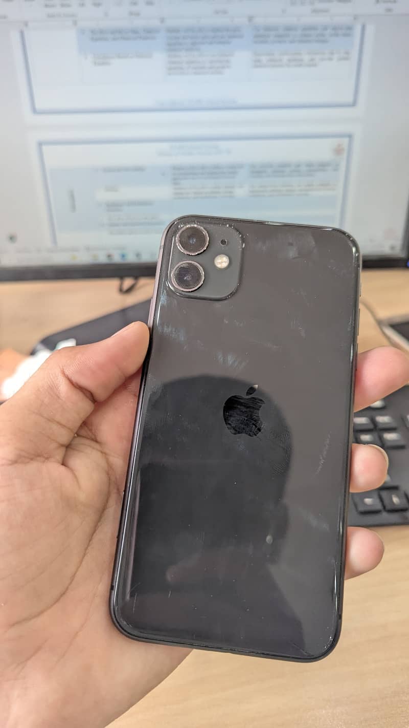 Apple iPhone 11 4