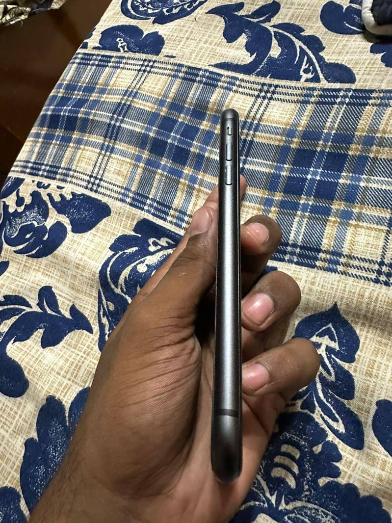 Apple iPhone 11 2