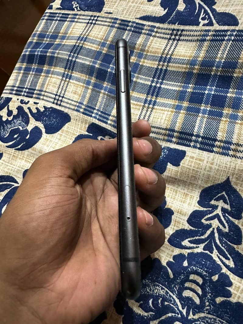 Apple iPhone 11 5
