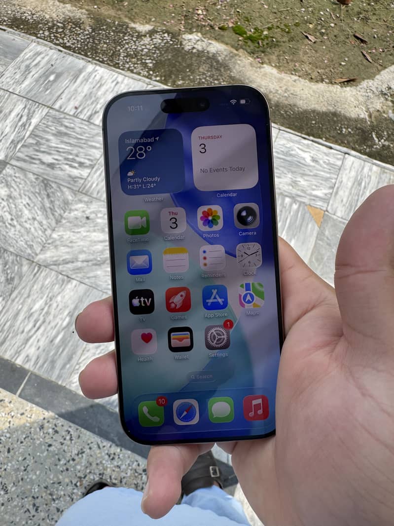 Apple iPhone 16 Pro 2