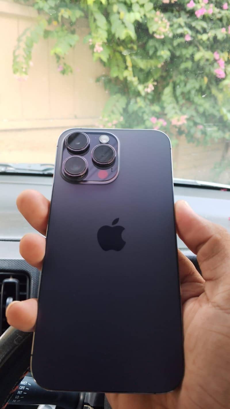 Apple iPhone 14 Pro Max 0