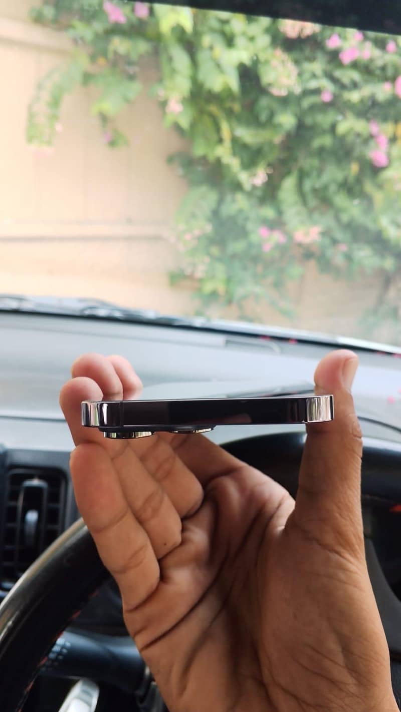 Apple iPhone 14 Pro Max 1