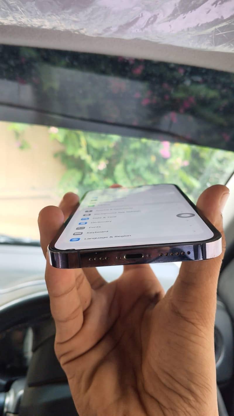 Apple iPhone 14 Pro Max 4