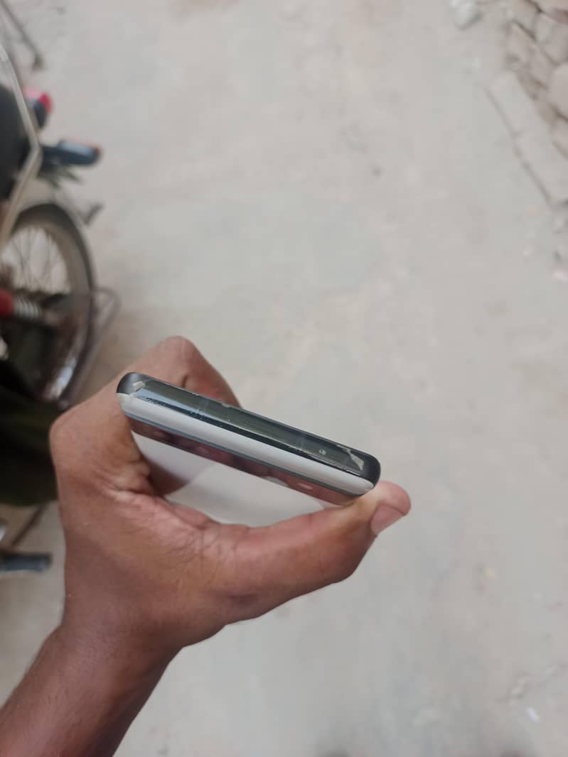 Google Pixel 6a 4