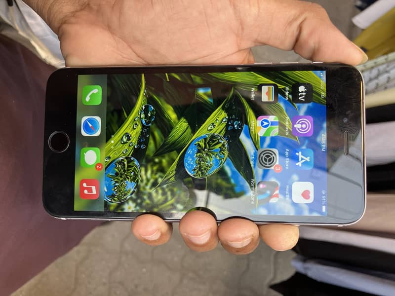 Apple iPhone 6S Plus 1