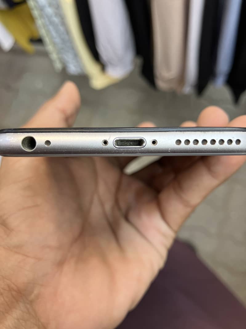Apple iPhone 6S Plus 2