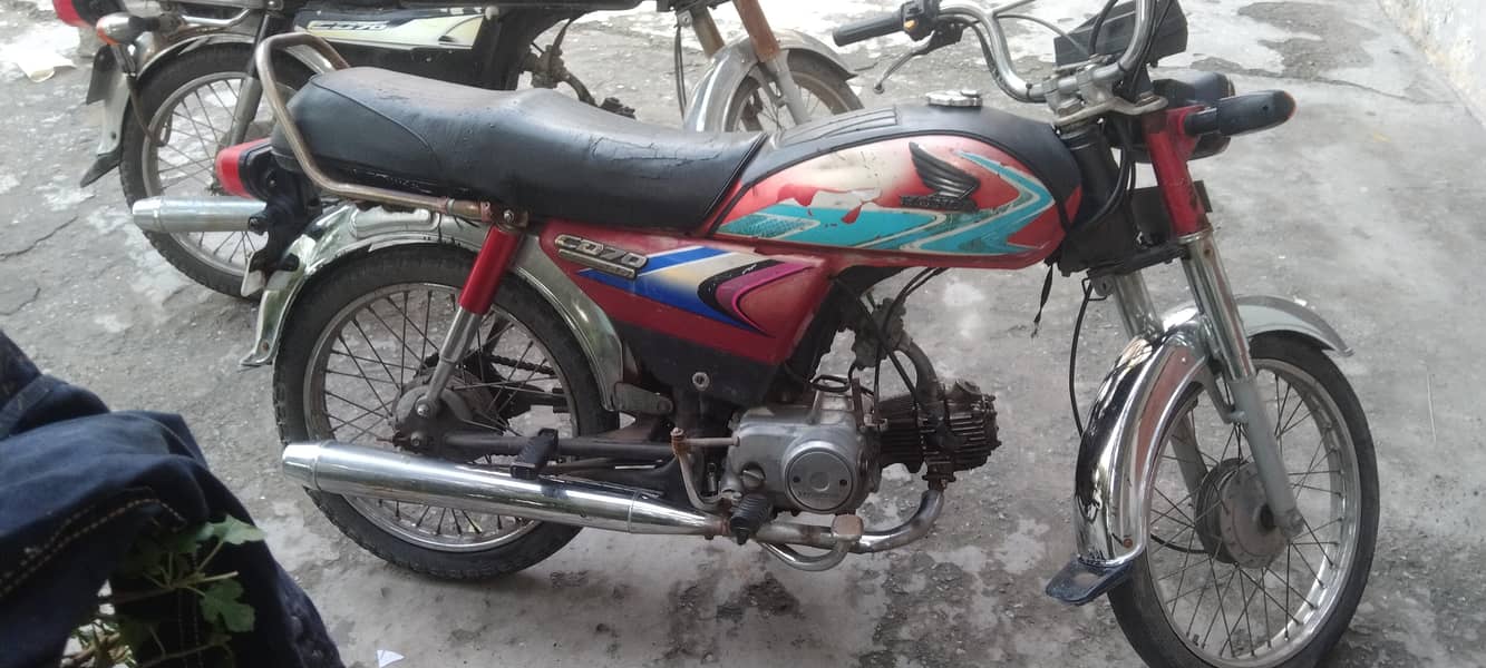 CD 70 2010 model 0