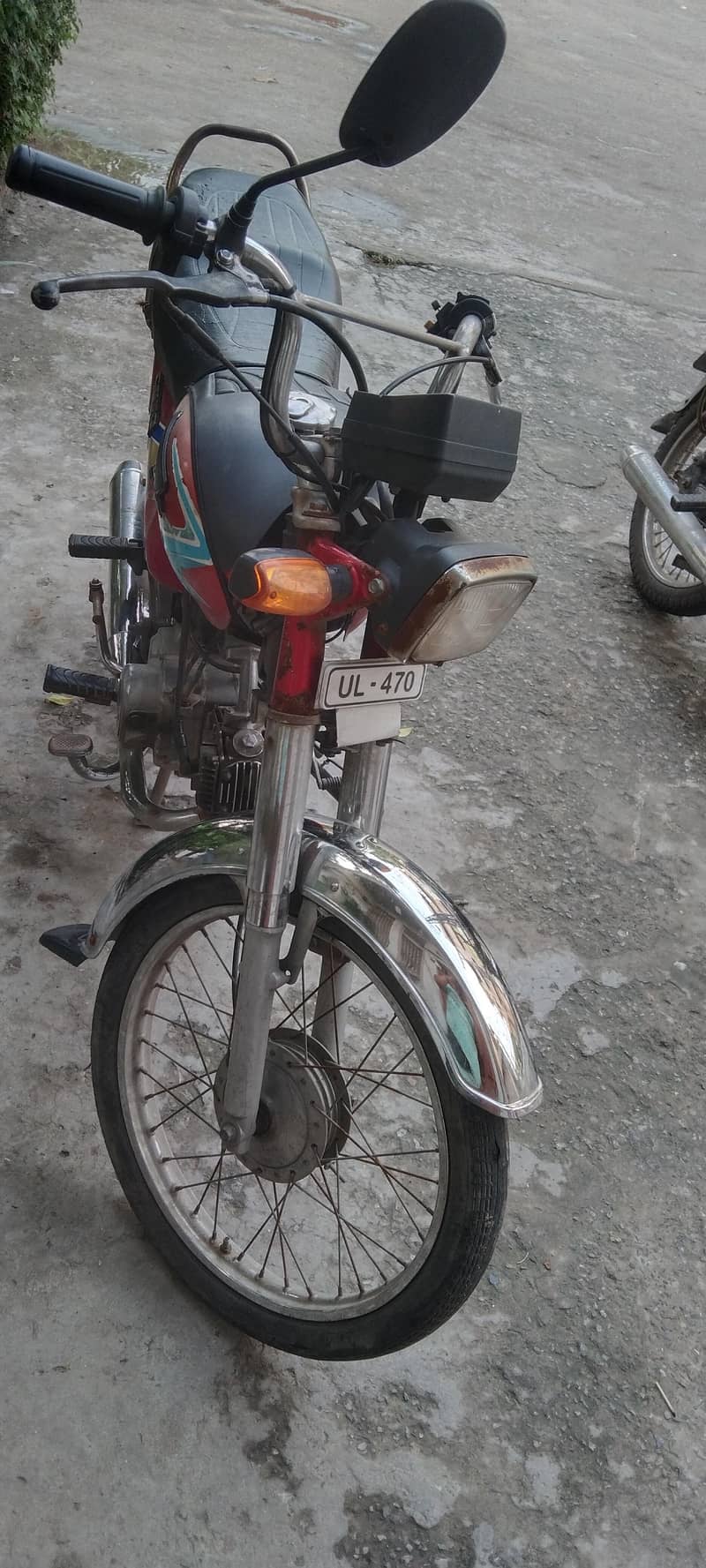 CD 70 2010 model 9
