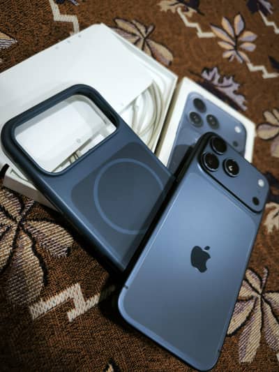 iPhone 17 Pro Max 256GB 120 cycle 98 health water pack with box