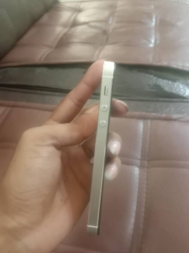 Apple iPhone 5s 3