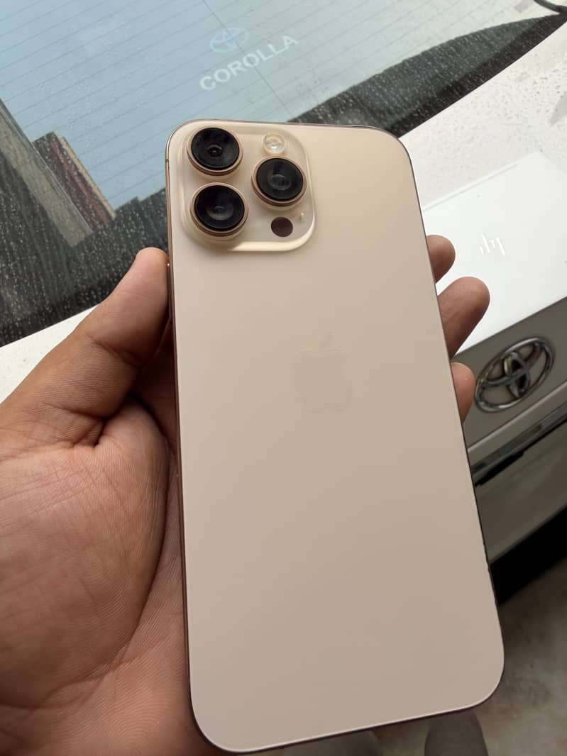 Apple iPhone 16 Pro Max 2