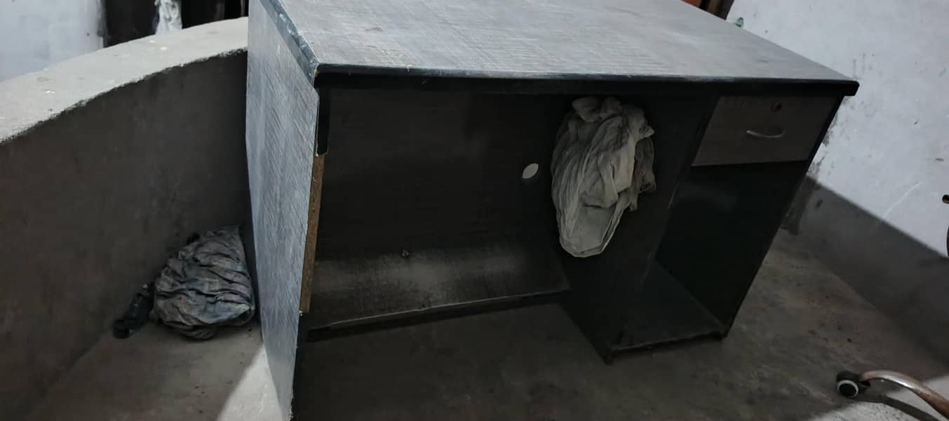 computer tables 4