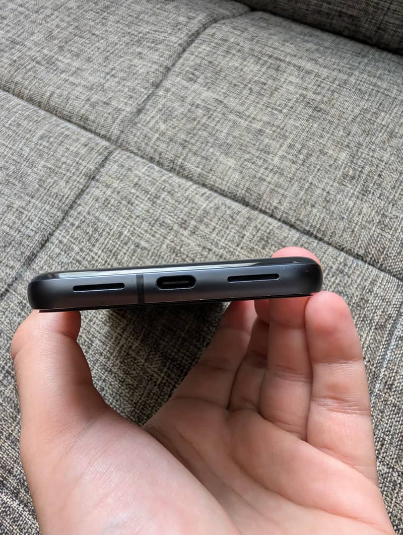 Google Pixel 8 4