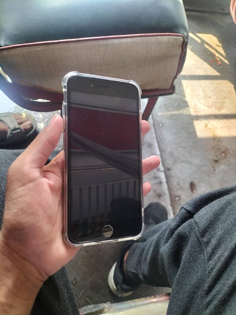 Apple iPhone 8 Plus 0