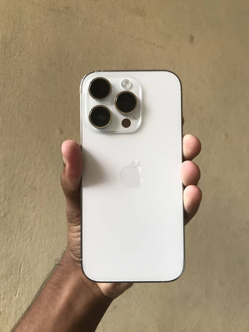 Apple iPhone 14 Pro 0