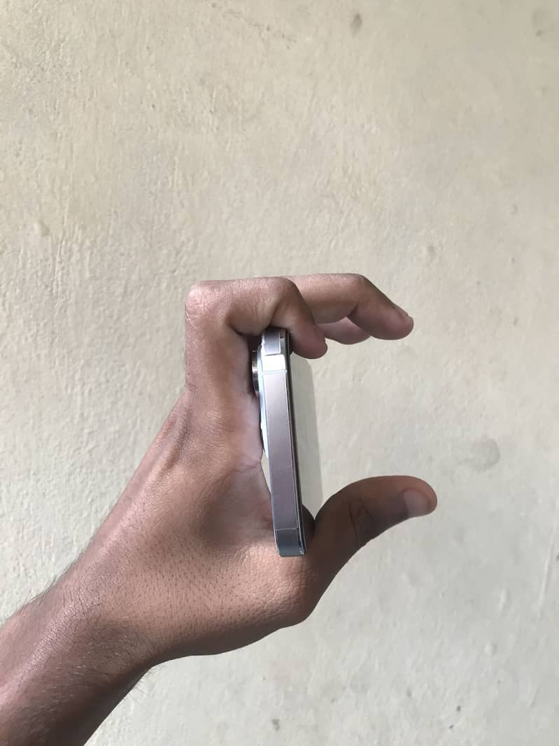 Apple iPhone 14 Pro 4