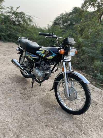 Honda 125 Black 2026 model