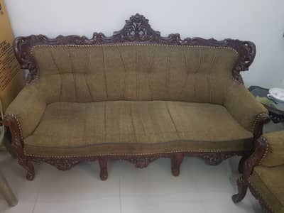 chiniot 5 seater sofa set and table