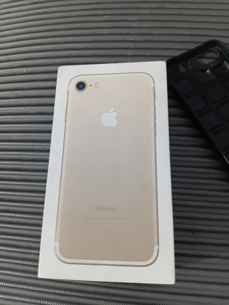 Apple iPhone 7 0
