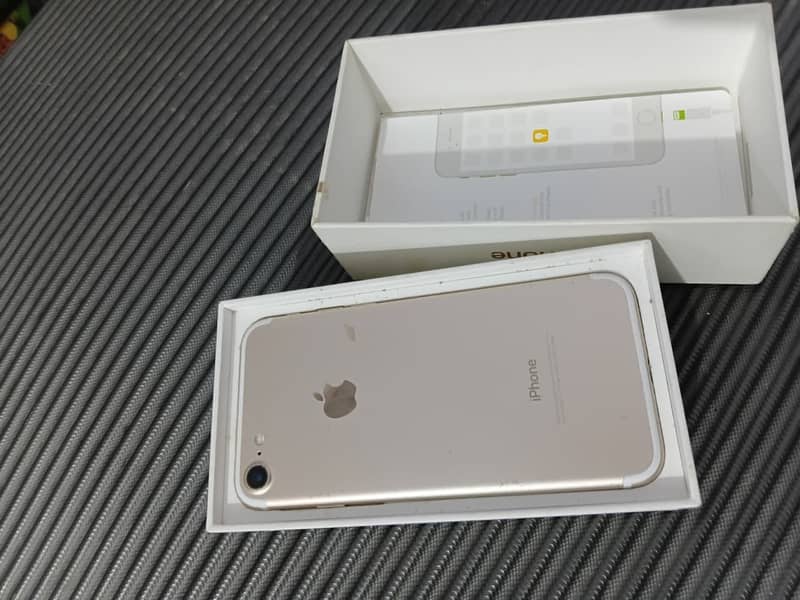 Apple iPhone 7 3
