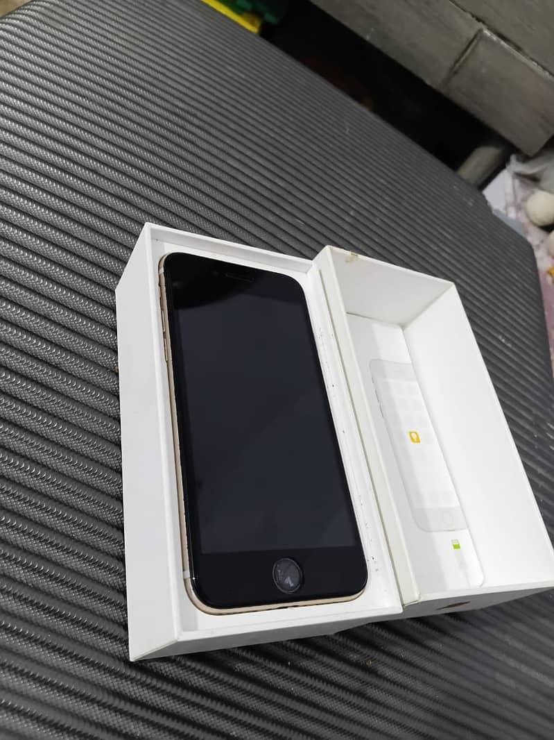 Apple iPhone 7 4