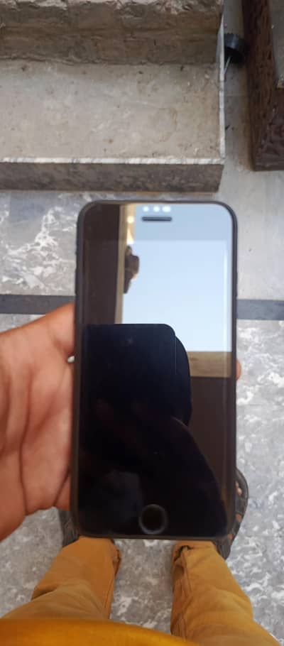Apple iPhone SE