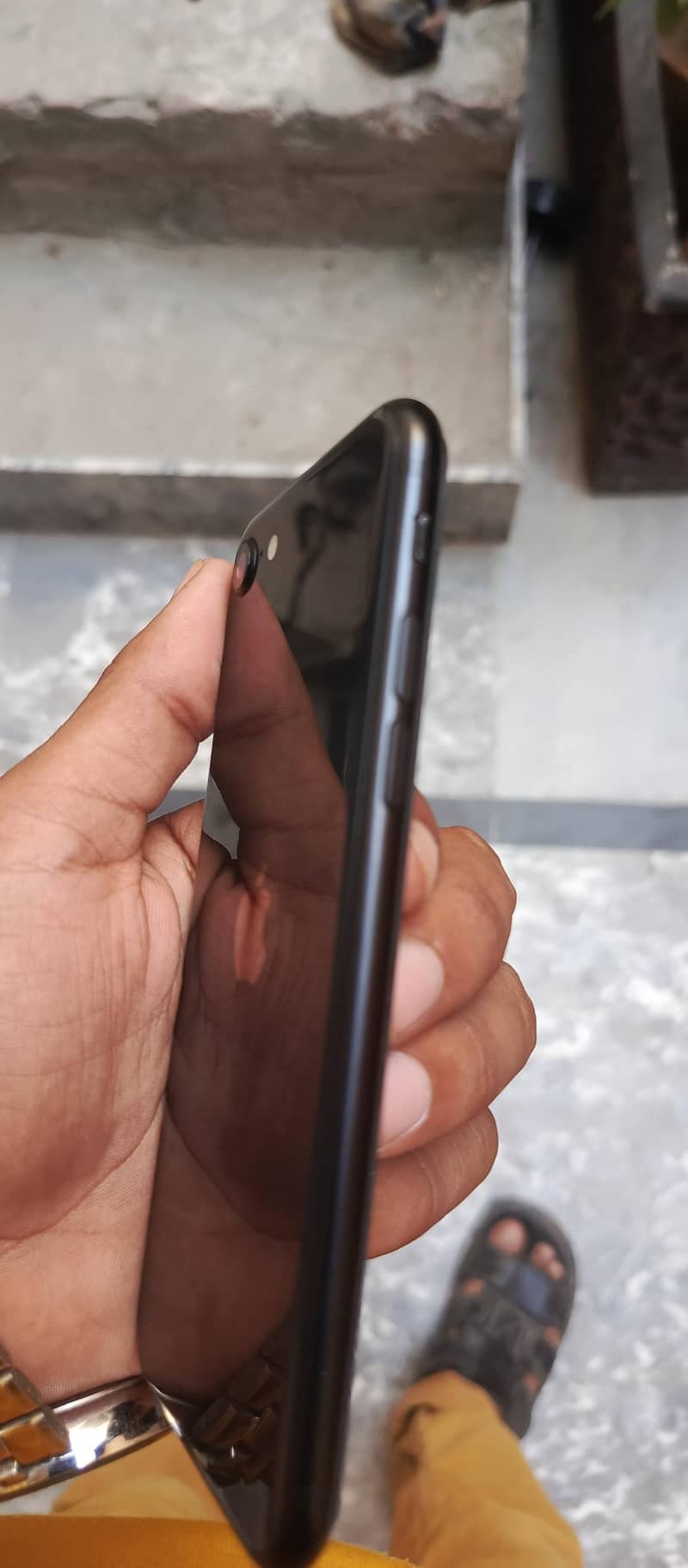 Apple iPhone SE 2
