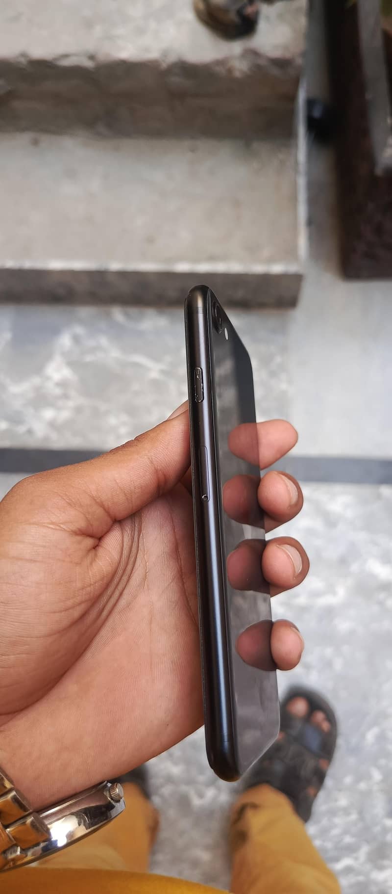 Apple iPhone SE 3
