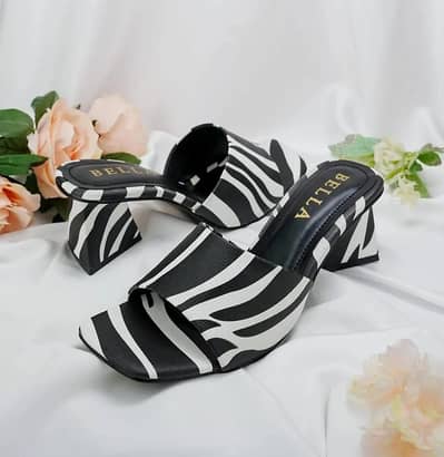 Women's Black and white striped heels Raxine Square Toe