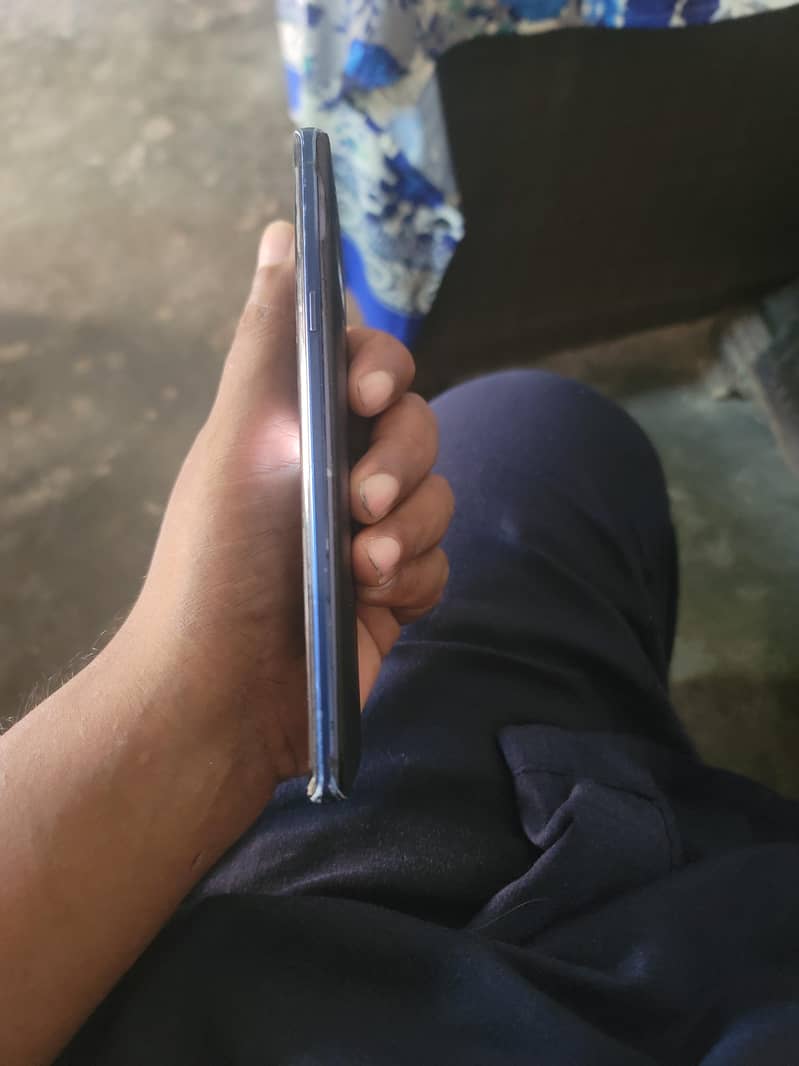 Samsung Mobile Note 9 6