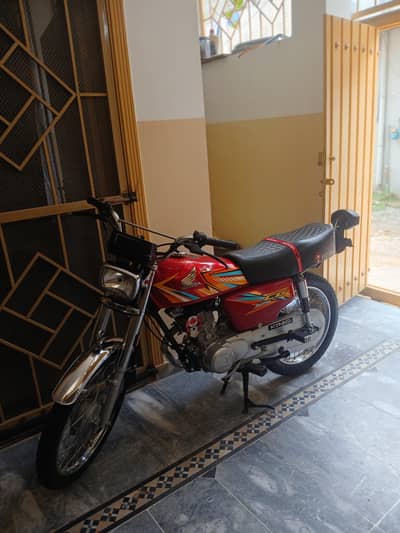 HONDA 125 NEW CONDITION URGENT SALE
