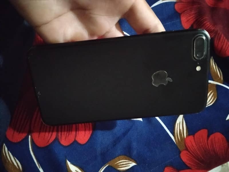 Apple iPhone 7 Plus 4