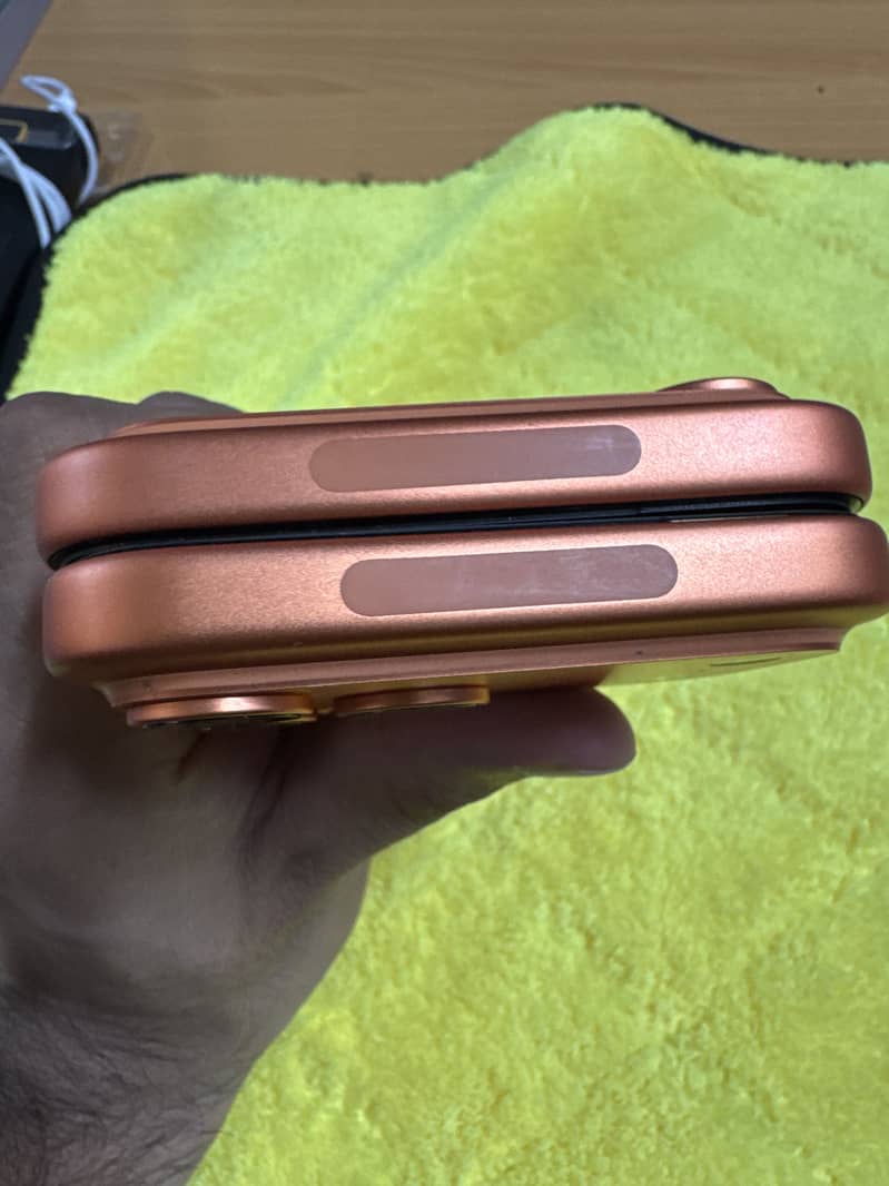 Apple iPhone 17 Pro Max 2