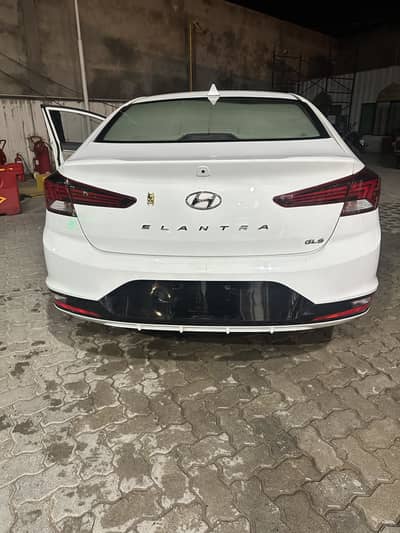 Hyundai Elantra 2021