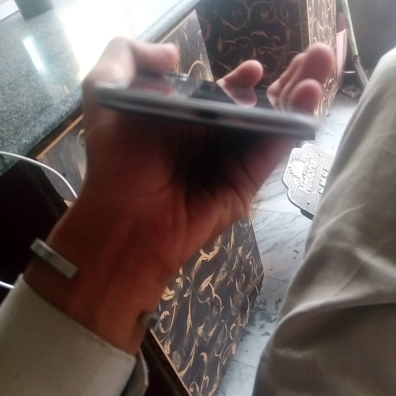 Apple iPhone 8 Plus 0