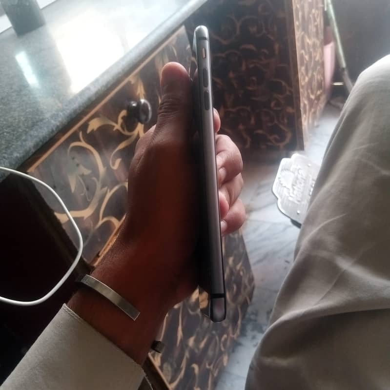Apple iPhone 8 Plus 2