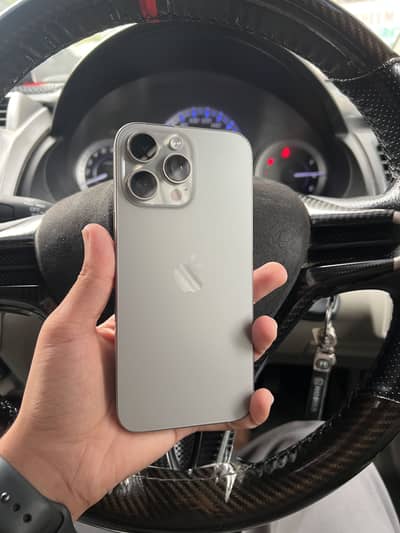 Apple iPhone 16 Pro Max