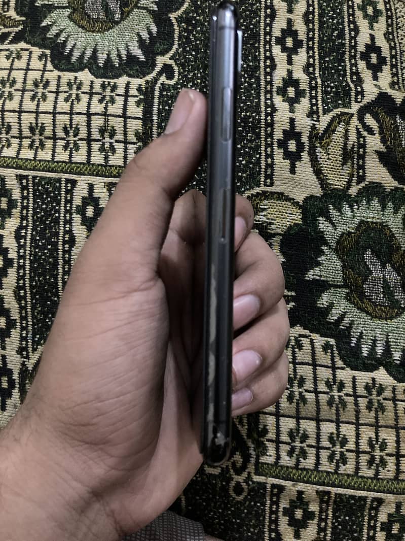 Apple iPhone X 6