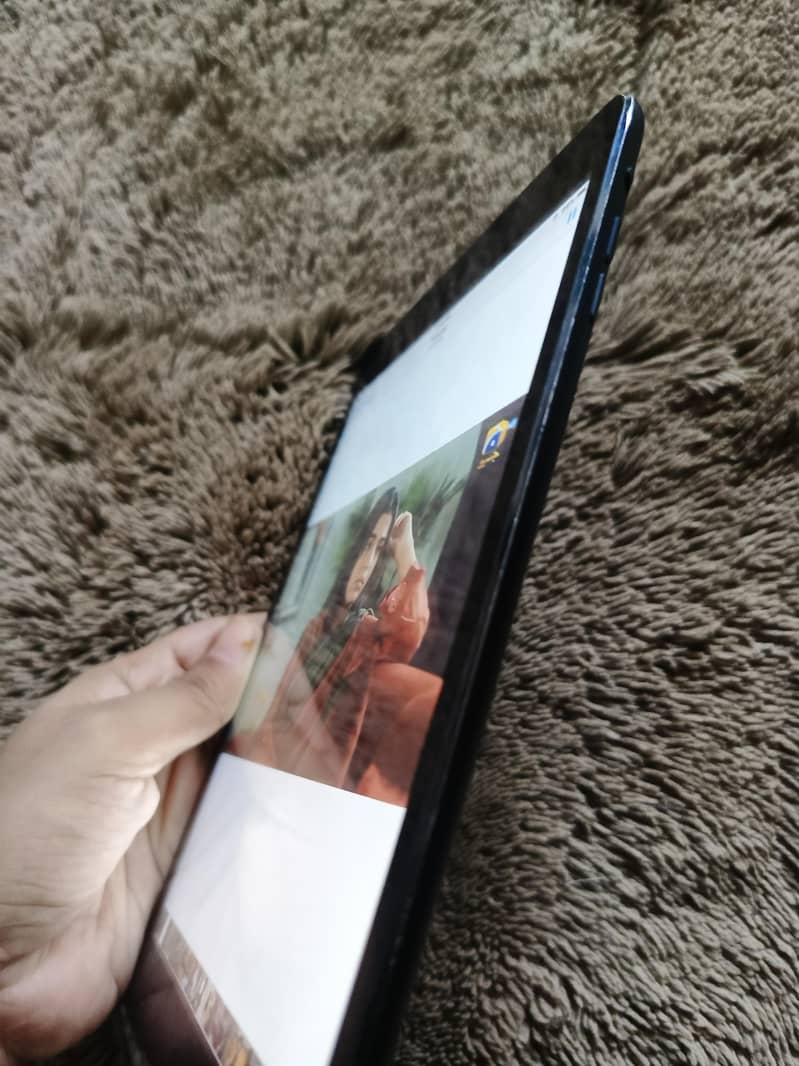 Ipad model  /A1432 8month use 8